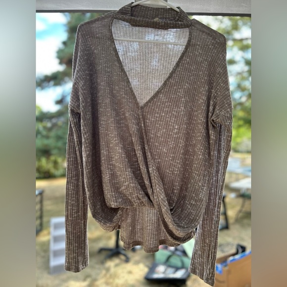 Tan/Brown Choker V Neck Long Sleeve - Picture 4 of 7
